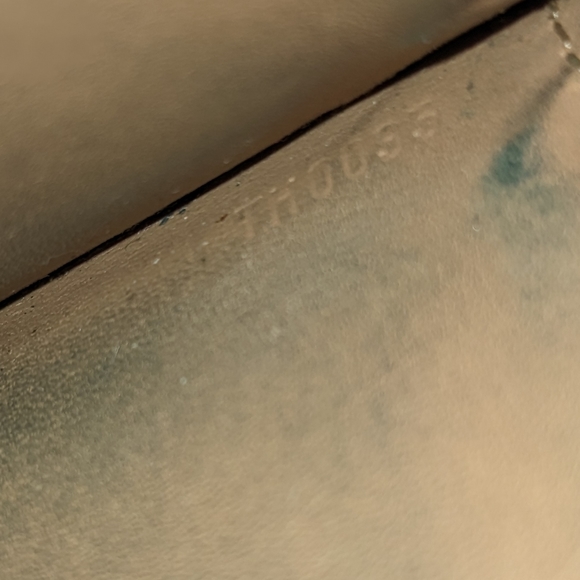 Authentic Louis Vuitton Noisette monogram Vernis Sarah wallet - Picture 15 of 16